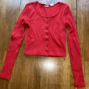 Levi’s red cropped shirt